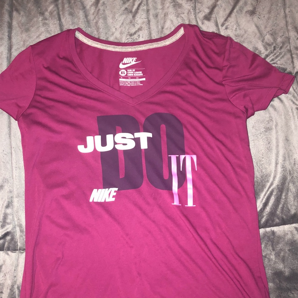 Nike Women’s Slim Fit ‘Just Do It’ T-Shirt -XL